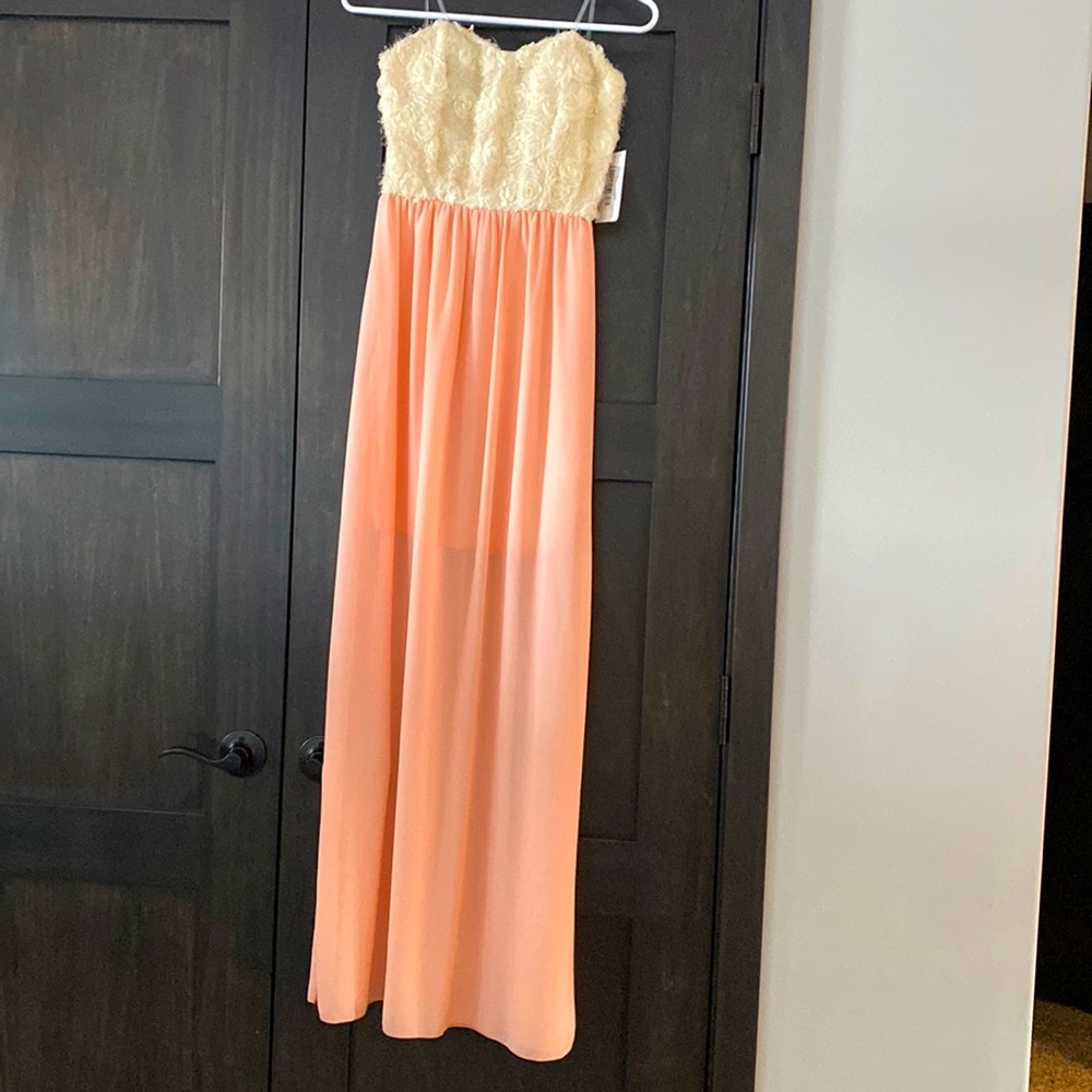 Style Rack boutique strapless maxi